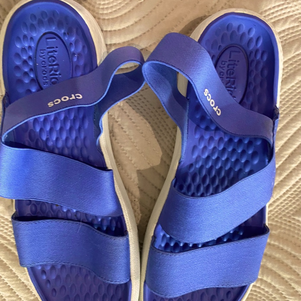 Crocs literide stretch blue sandals